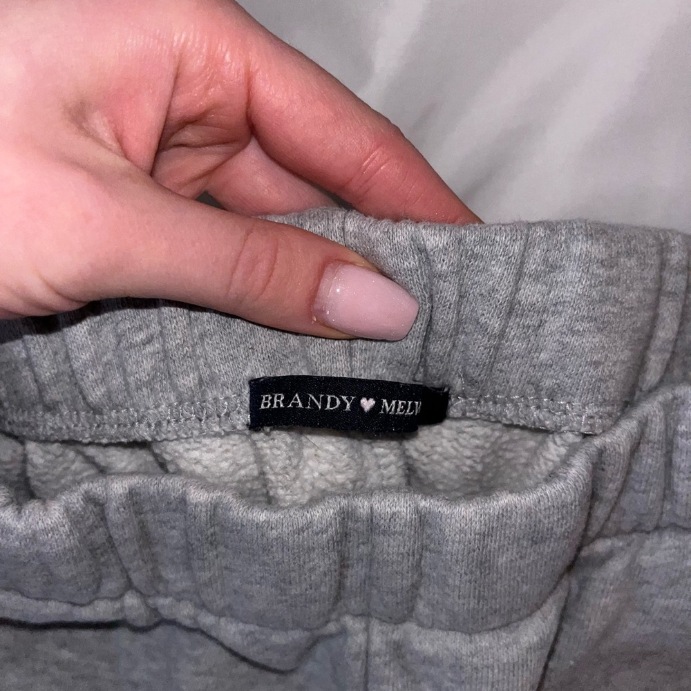 Brandy Melville Heather Gray Joggers - Picture 5 of 10